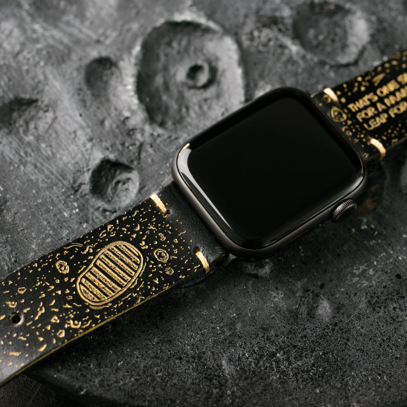 Gold Moon - Tek Kat Deri Apple Watch Kordon - Siyah - Leather Strap